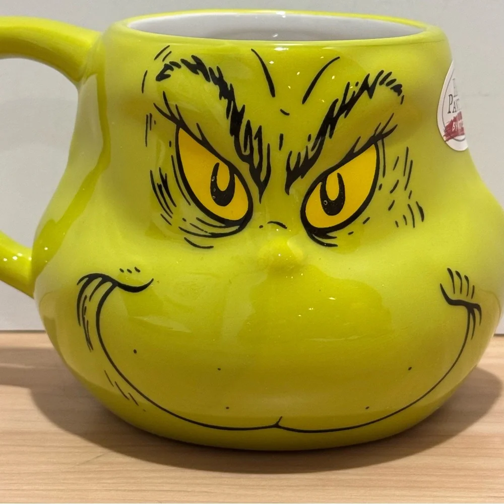 The Grinch Face Sculpted Mug Dr. Seuss Green Ceramic Coffee Cup ZB ZRIKE BRANDS - Picture 2 of 16